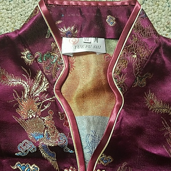 Asian style top. - Picture 4 of 7